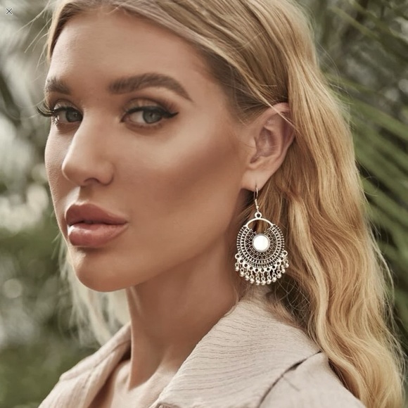 GlitzBlitz Boutique Jewelry - Any 3/$25! Silver Boho Mirrored Fringe Drop Earrings